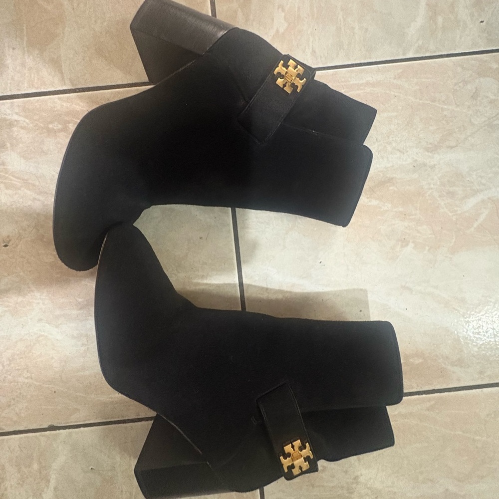 Elegant Black Ankle Boots